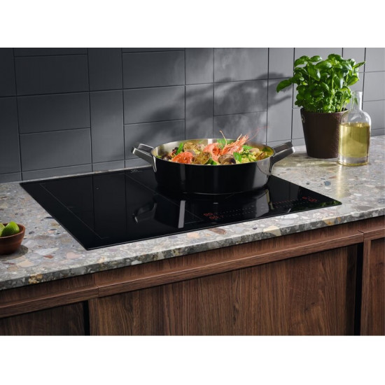 Варильна поверхня Electrolux EIS62453