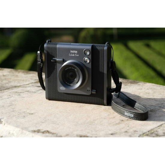 Камера моментального друку Fujifilm Instax Wide Evo Black (16840933)